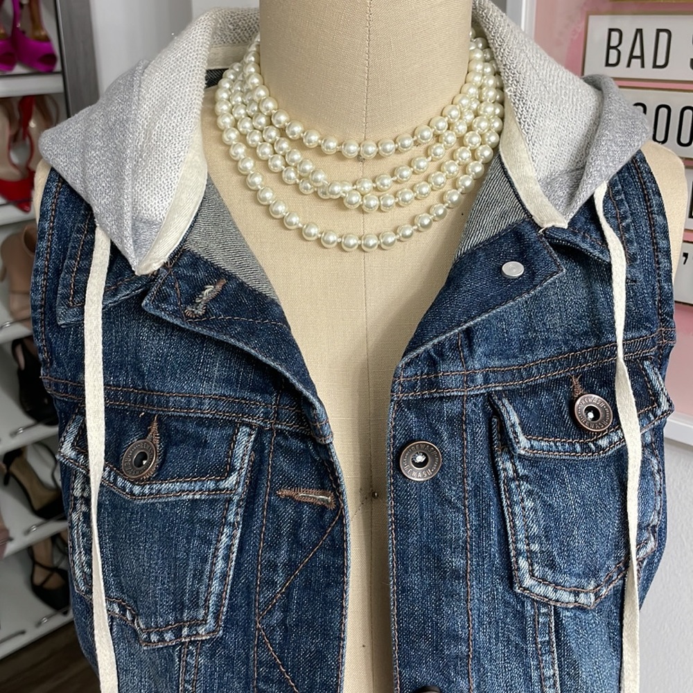 Jean vest! - Picture 2 of 5
